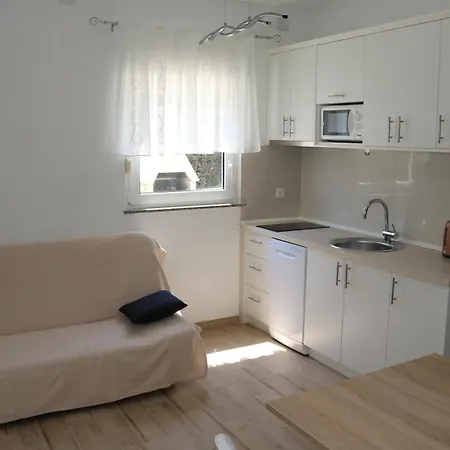 Mam Mali Apartment