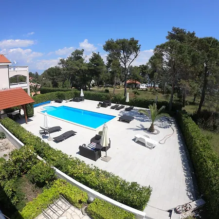 Mam Mali Apartament Vir