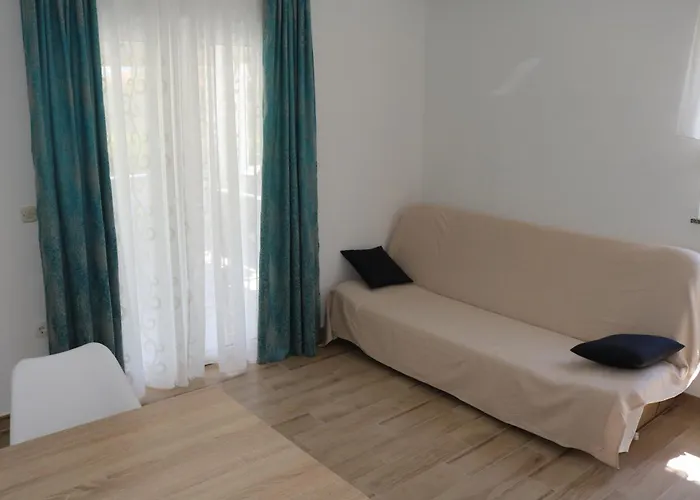 Mam Mali Apartament Vir