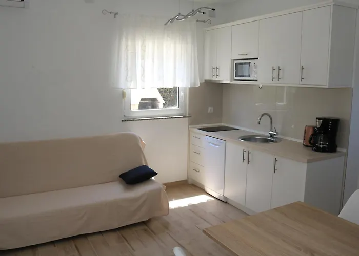 Mam Mali Apartment