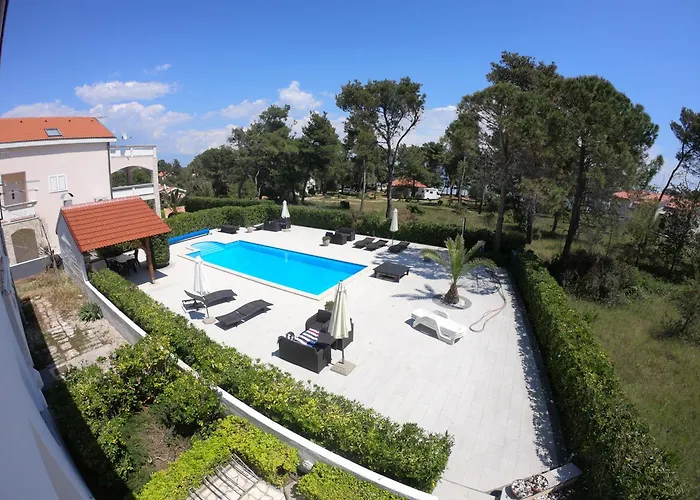 Mam Mali Apartament Vir